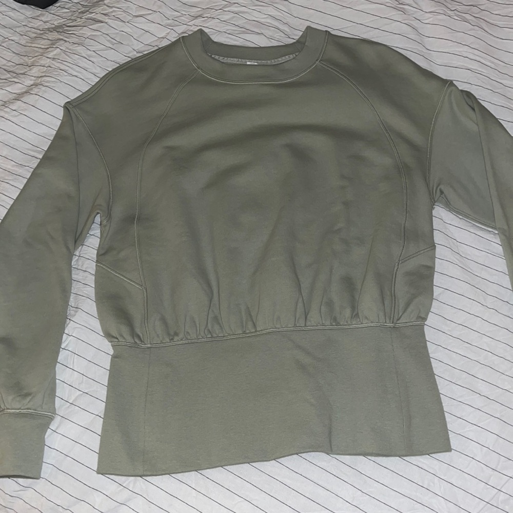 Lululemon ribbed contoured-waist crewneck size 6